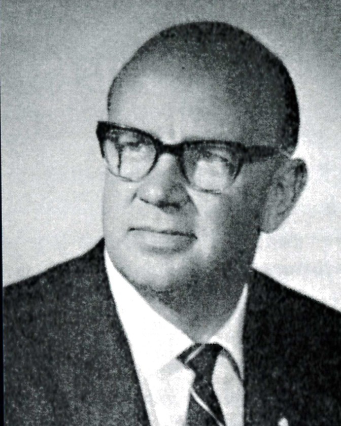 President Dunn: Dick Dunn held numerous administrative positions for ESDRLFC, NSWRFL and the ARL, and took over as Club President in 1965.