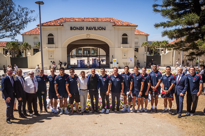 The Sydney Roosters visit the Bondi Pavilion Memorial to pay their respects