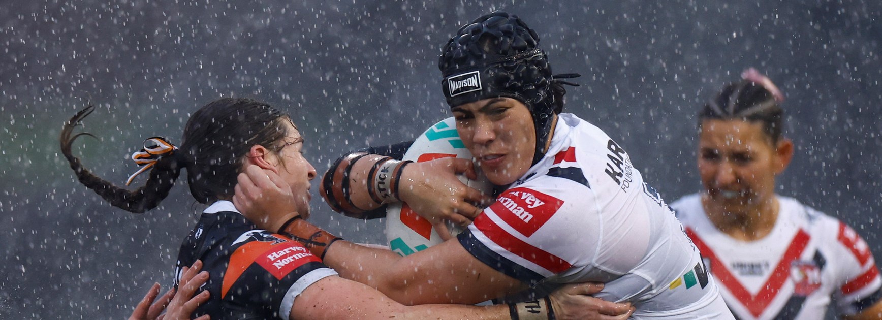 As it happened: Upton stars for Broncos; Roosters stay unbeaten; History made